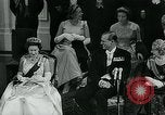 Immagine di Queen Elizabeth Canberra, Australia, 1963, secondo 62 filmato di repertorio 65675039102