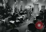 Image défilé de modèle London England Royaume-Uni, 1963, de la seconde 9 séquences d'archives historiques vidéo 65675039104