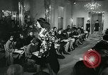 Image défilé de modèle London England Royaume-Uni, 1963, de la seconde 20 séquences d'archives historiques vidéo 65675039104