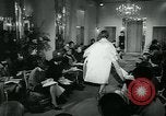 Image défilé de modèle London England Royaume-Uni, 1963, de la seconde 22 séquences d'archives historiques vidéo 65675039104