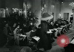 Image défilé de modèle London England Royaume-Uni, 1963, de la seconde 54 séquences d'archives historiques vidéo 65675039104