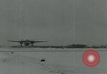 Image des parachutistes de l'Alaska Alaska USA, 1963, de la seconde 19 séquences d'archives historiques vidéo 65675039106