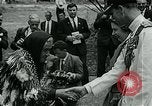 Immagine di Queen Elizabeth Nuova Zelanda, 1963, secondo 50 filmato di repertorio 65675039114