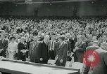 Immagine di Baltimore Orioles giocando Washington senatori baseball Washington DC USA, 1963, secondo 8 filmato di repertorio 65675039123