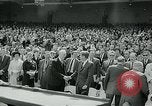 Immagine di Baltimore Orioles giocando Washington senatori baseball Washington DC USA, 1963, secondo 10 filmato di repertorio 65675039123