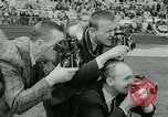 Immagine di Baltimore Orioles giocando Washington senatori baseball Washington DC USA, 1963, secondo 13 filmato di repertorio 65675039123