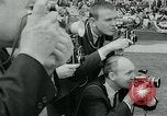 Immagine di Baltimore Orioles giocando Washington senatori baseball Washington DC USA, 1963, secondo 14 filmato di repertorio 65675039123