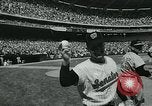 Immagine di Baltimore Orioles giocando Washington senatori baseball Washington DC USA, 1963, secondo 20 filmato di repertorio 65675039123