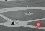 Immagine di Baltimore Orioles giocando Washington senatori baseball Washington DC USA, 1963, secondo 27 filmato di repertorio 65675039123