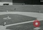 Immagine di Baltimore Orioles giocando Washington senatori baseball Washington DC USA, 1963, secondo 29 filmato di repertorio 65675039123