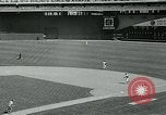 Immagine di Baltimore Orioles giocando Washington senatori baseball Washington DC USA, 1963, secondo 30 filmato di repertorio 65675039123