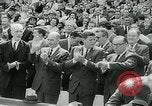 Immagine di Baltimore Orioles giocando Washington senatori baseball Washington DC USA, 1963, secondo 37 filmato di repertorio 65675039123
