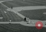 Immagine di Baltimore Orioles giocando Washington senatori baseball Washington DC USA, 1963, secondo 38 filmato di repertorio 65675039123