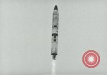 Standbild TITAN II Rakete Vandenberg Air Force Base California USA, 1963, aus Sekunde 20 historischem Filmmaterial Videoclip 65675039127
