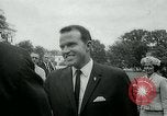 Standbild Feiern für erfolgreiche Orbit von Major Gordon Cooper Washington DC USA, 1963, aus Sekunde 16 historischem Filmmaterial Videoclip 65675039129
