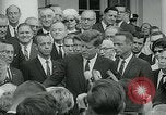 Standbild Feiern für erfolgreiche Orbit von Major Gordon Cooper Washington DC USA, 1963, aus Sekunde 44 historischem Filmmaterial Videoclip 65675039129