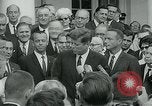 Standbild Feiern für erfolgreiche Orbit von Major Gordon Cooper Washington DC USA, 1963, aus Sekunde 45 historischem Filmmaterial Videoclip 65675039129