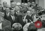 Standbild Feiern für erfolgreiche Orbit von Major Gordon Cooper Washington DC USA, 1963, aus Sekunde 47 historischem Filmmaterial Videoclip 65675039129