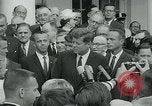 Standbild Feiern für erfolgreiche Orbit von Major Gordon Cooper Washington DC USA, 1963, aus Sekunde 49 historischem Filmmaterial Videoclip 65675039129