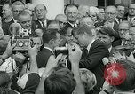 Standbild Feiern für erfolgreiche Orbit von Major Gordon Cooper Washington DC USA, 1963, aus Sekunde 59 historischem Filmmaterial Videoclip 65675039129