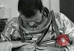 Image L'astronaute de la NASA le Major Gordon Cooper foi vol 7 Washington DC USA, 1963, de la seconde 19 séquences d'archives historiques vidéo 65675039130