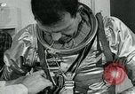 Image L'astronaute de la NASA le Major Gordon Cooper foi vol 7 Washington DC USA, 1963, de la seconde 20 séquences d'archives historiques vidéo 65675039130