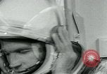 Image L'astronaute de la NASA le Major Gordon Cooper foi vol 7 Washington DC USA, 1963, de la seconde 24 séquences d'archives historiques vidéo 65675039130