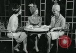 Standbild Frauen United States USA, 1963, aus Sekunde 10 historischem Filmmaterial Videoclip 65675039133