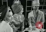 Standbild Frauen United States USA, 1963, aus Sekunde 12 historischem Filmmaterial Videoclip 65675039133