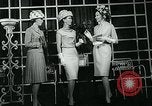 Standbild Frauen United States USA, 1963, aus Sekunde 28 historischem Filmmaterial Videoclip 65675039133