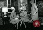 Standbild Frauen United States USA, 1963, aus Sekunde 45 historischem Filmmaterial Videoclip 65675039133