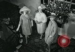 Standbild Frauen United States USA, 1963, aus Sekunde 61 historischem Filmmaterial Videoclip 65675039133