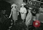 Standbild Frauen United States USA, 1963, aus Sekunde 62 historischem Filmmaterial Videoclip 65675039133