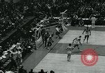 Standbild College Basketball Turnier Louisville Kentucky USA, 1963, aus Sekunde 22 historischem Filmmaterial Videoclip 65675039138