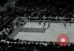 Standbild College Basketball Turnier Louisville Kentucky USA, 1963, aus Sekunde 33 historischem Filmmaterial Videoclip 65675039138