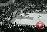 Standbild College Basketball Turnier Louisville Kentucky USA, 1963, aus Sekunde 45 historischem Filmmaterial Videoclip 65675039138