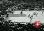 Standbild College Basketball Turnier Louisville Kentucky USA, 1963, aus Sekunde 48 historischem Filmmaterial Videoclip 65675039138