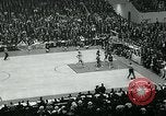 Standbild College Basketball Turnier Louisville Kentucky USA, 1963, aus Sekunde 52 historischem Filmmaterial Videoclip 65675039138