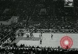 Standbild College Basketball Turnier Louisville Kentucky USA, 1963, aus Sekunde 56 historischem Filmmaterial Videoclip 65675039138