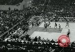 Standbild College Basketball Turnier Louisville Kentucky USA, 1963, aus Sekunde 62 historischem Filmmaterial Videoclip 65675039138