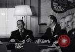 Standbild General Douglas MacArthur Los Angeles California USA, 1963, aus Sekunde 15 historischem Filmmaterial Videoclip 65675039144