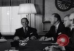 Standbild General Douglas MacArthur Los Angeles California USA, 1963, aus Sekunde 16 historischem Filmmaterial Videoclip 65675039144