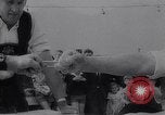 Image doigt Wrestling la Bavière en Allemagne, 1963, de la seconde 10 séquences d'archives historiques vidéo 65675039157
