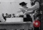 Image doigt Wrestling la Bavière en Allemagne, 1963, de la seconde 52 séquences d'archives historiques vidéo 65675039157