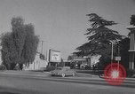 Immagine di Pranzo di scrittori di Hollywood e gli attori in città universale California United States USA, 1963, secondo 4 filmato di repertorio 65675039166