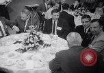 Immagine di Pranzo di scrittori di Hollywood e gli attori in città universale California United States USA, 1963, secondo 21 filmato di repertorio 65675039166