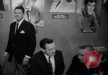 Immagine di Pranzo di scrittori di Hollywood e gli attori in città universale California United States USA, 1963, secondo 31 filmato di repertorio 65675039166