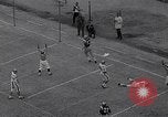 Immagine di Partita di calcio Atlanta Georgia USA, 1963, secondo 37 filmato di repertorio 65675039168