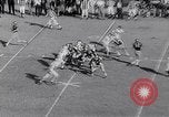 Standbild Football Game United States USA, 1963, aus Sekunde 13 historischem Filmmaterial Videoclip 65675039172