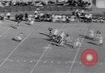 Standbild Football Game United States USA, 1963, aus Sekunde 14 historischem Filmmaterial Videoclip 65675039172